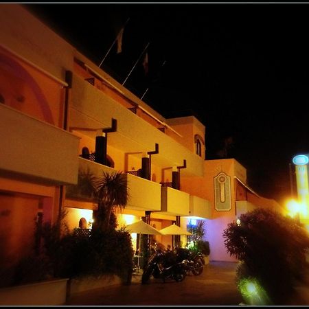 Hotel Mistral Marina di Campo Dış mekan fotoğraf
