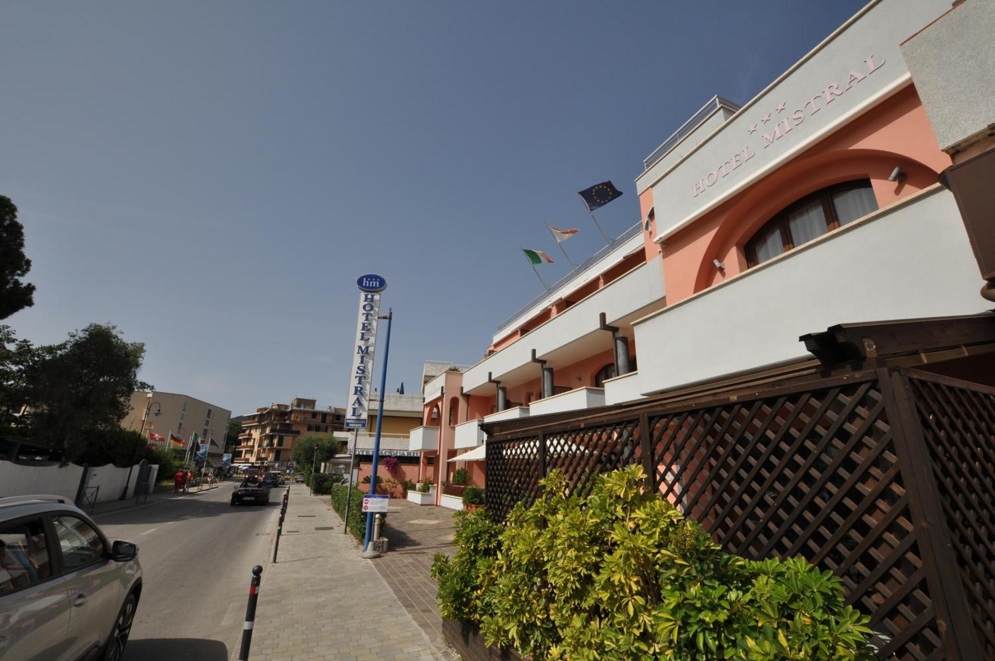Hotel Mistral Marina di Campo Dış mekan fotoğraf
