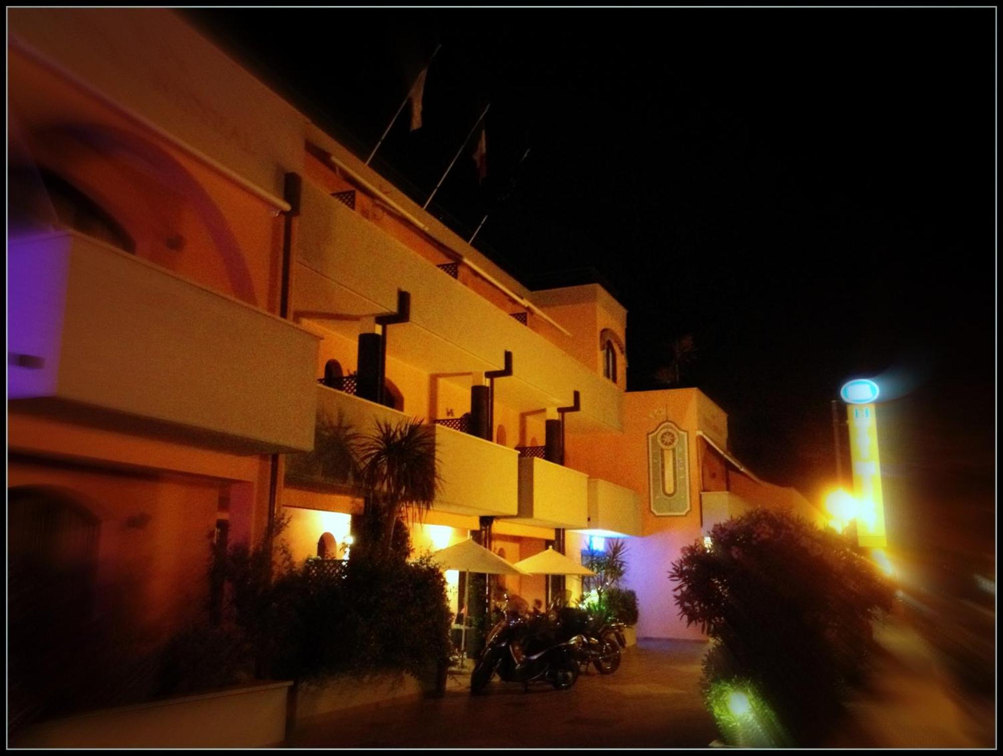 Hotel Mistral Marina di Campo Dış mekan fotoğraf