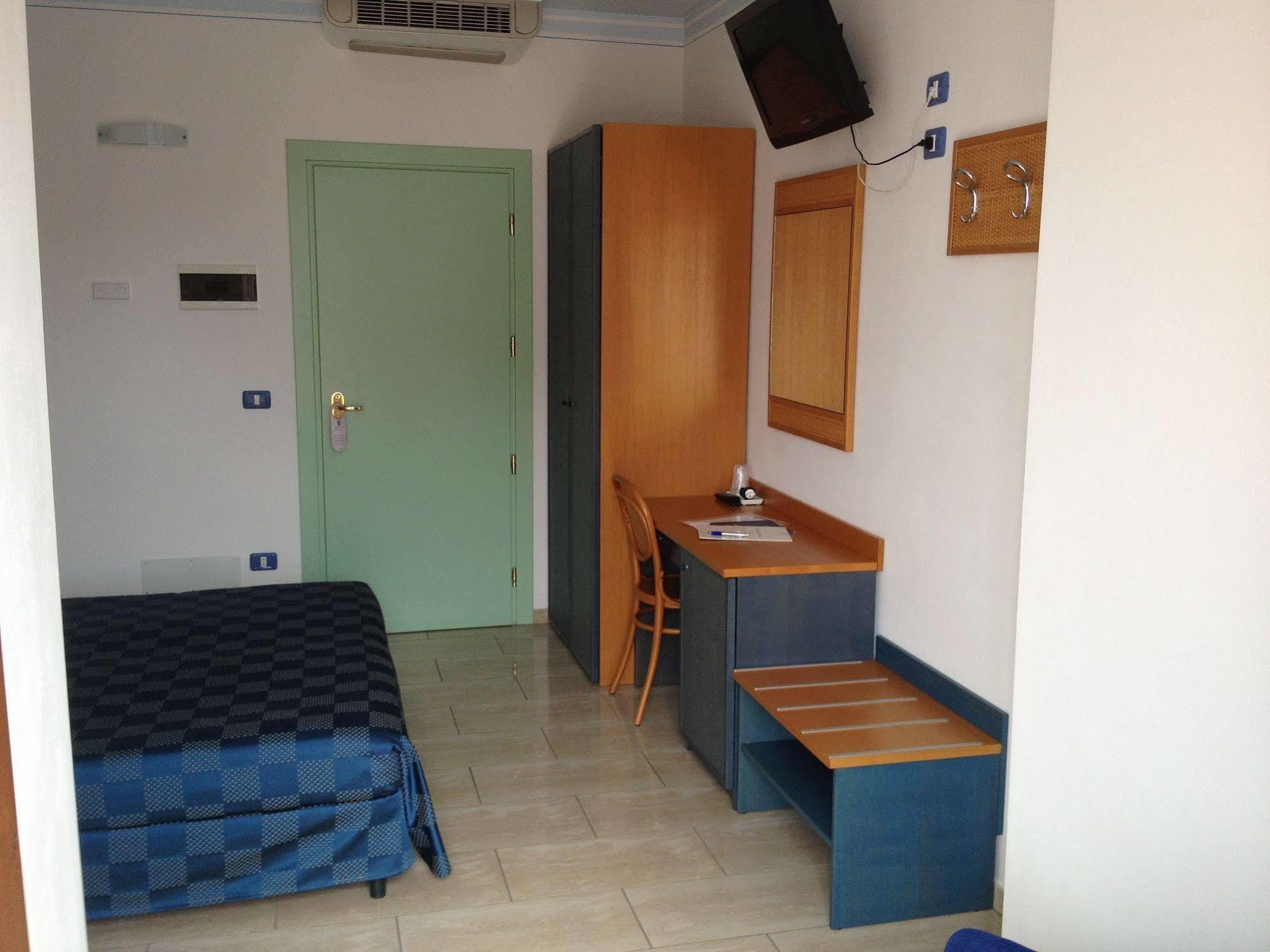 Hotel Mistral Marina di Campo Dış mekan fotoğraf