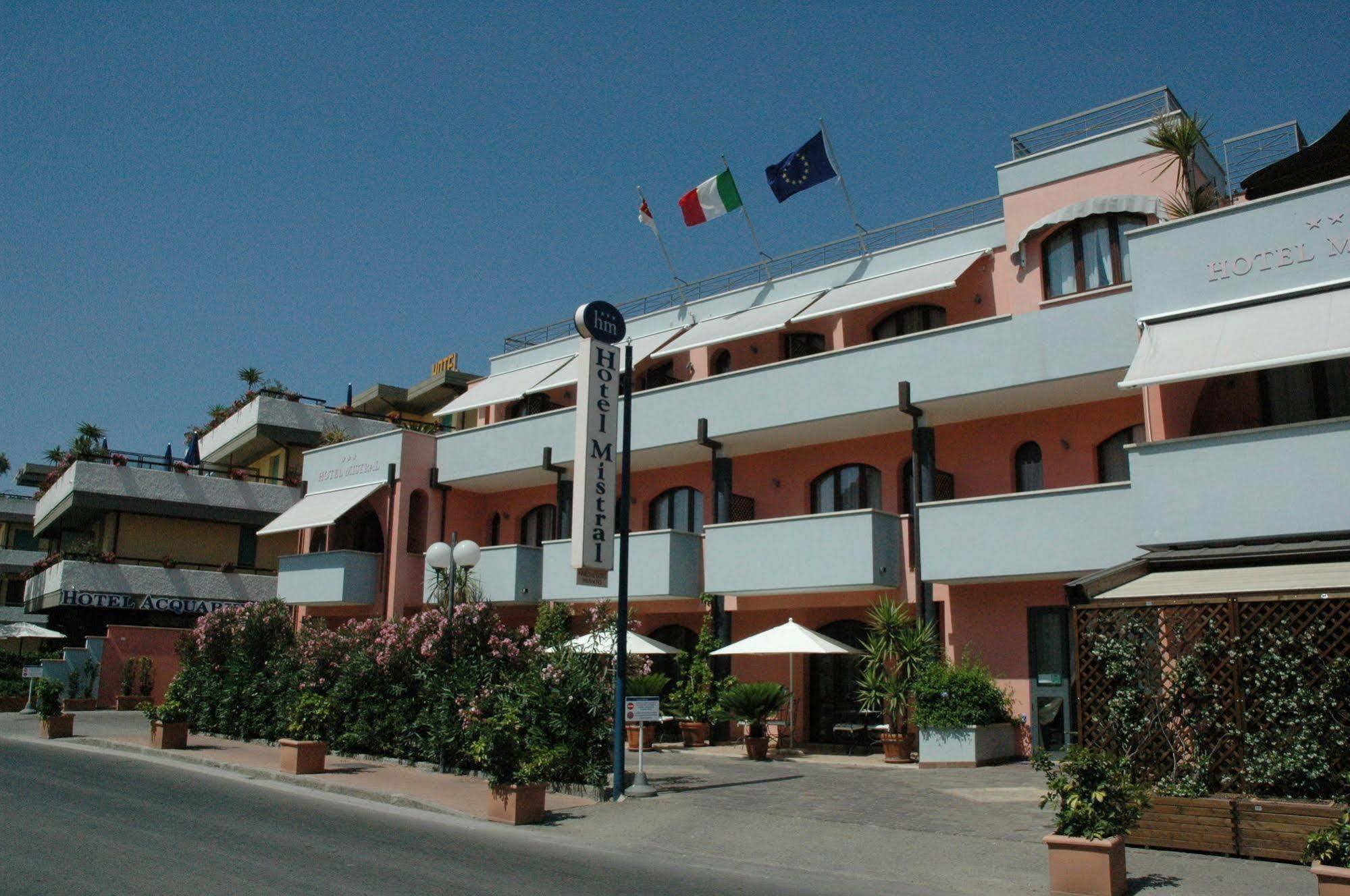 Hotel Mistral Marina di Campo Dış mekan fotoğraf