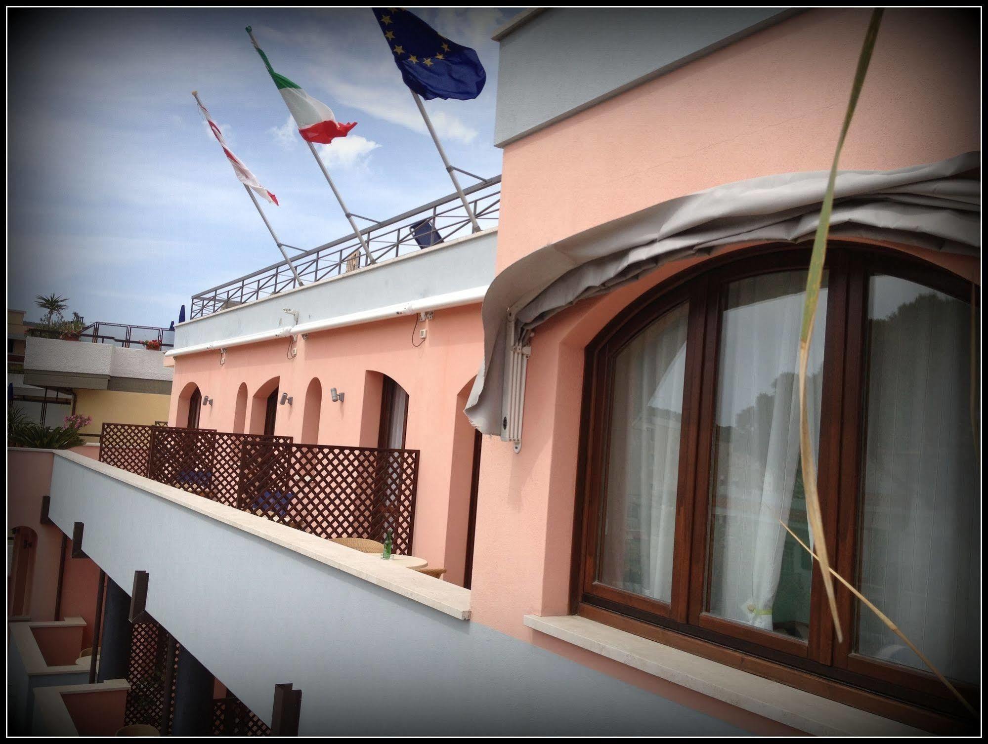 Hotel Mistral Marina di Campo Dış mekan fotoğraf