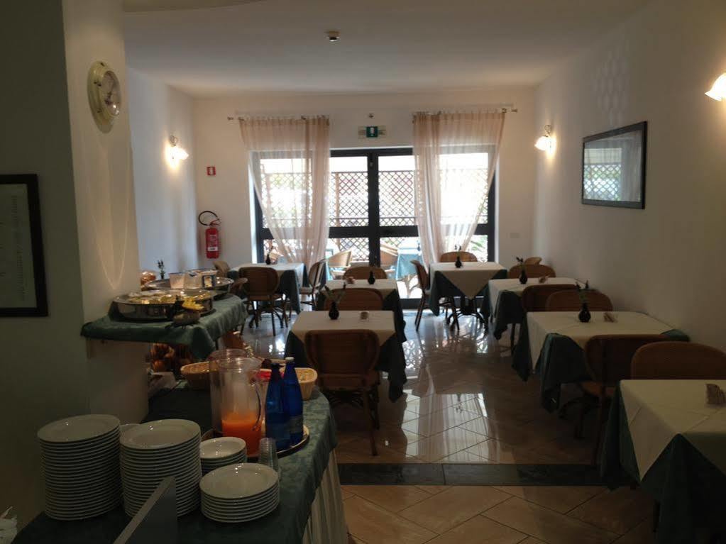 Hotel Mistral Marina di Campo Dış mekan fotoğraf