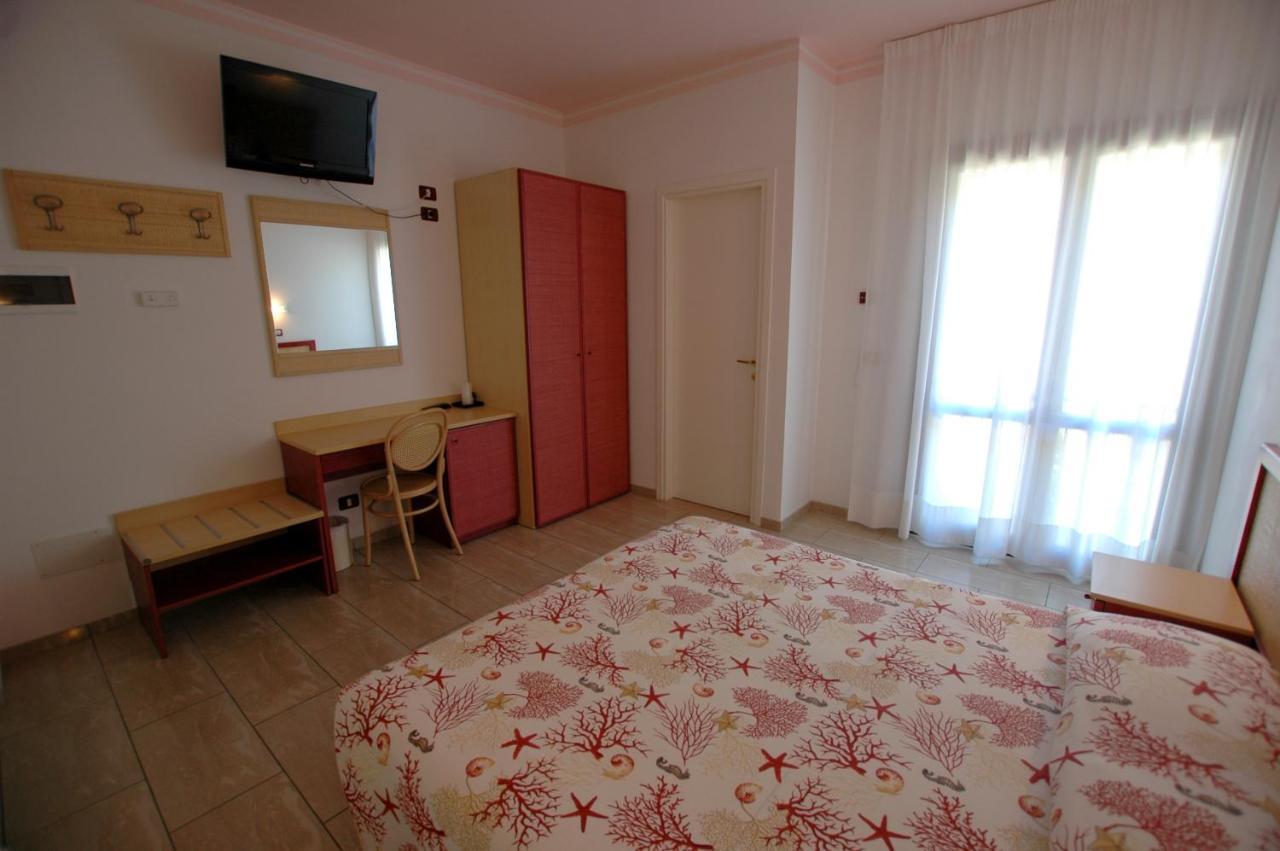 Hotel Mistral Marina di Campo Dış mekan fotoğraf