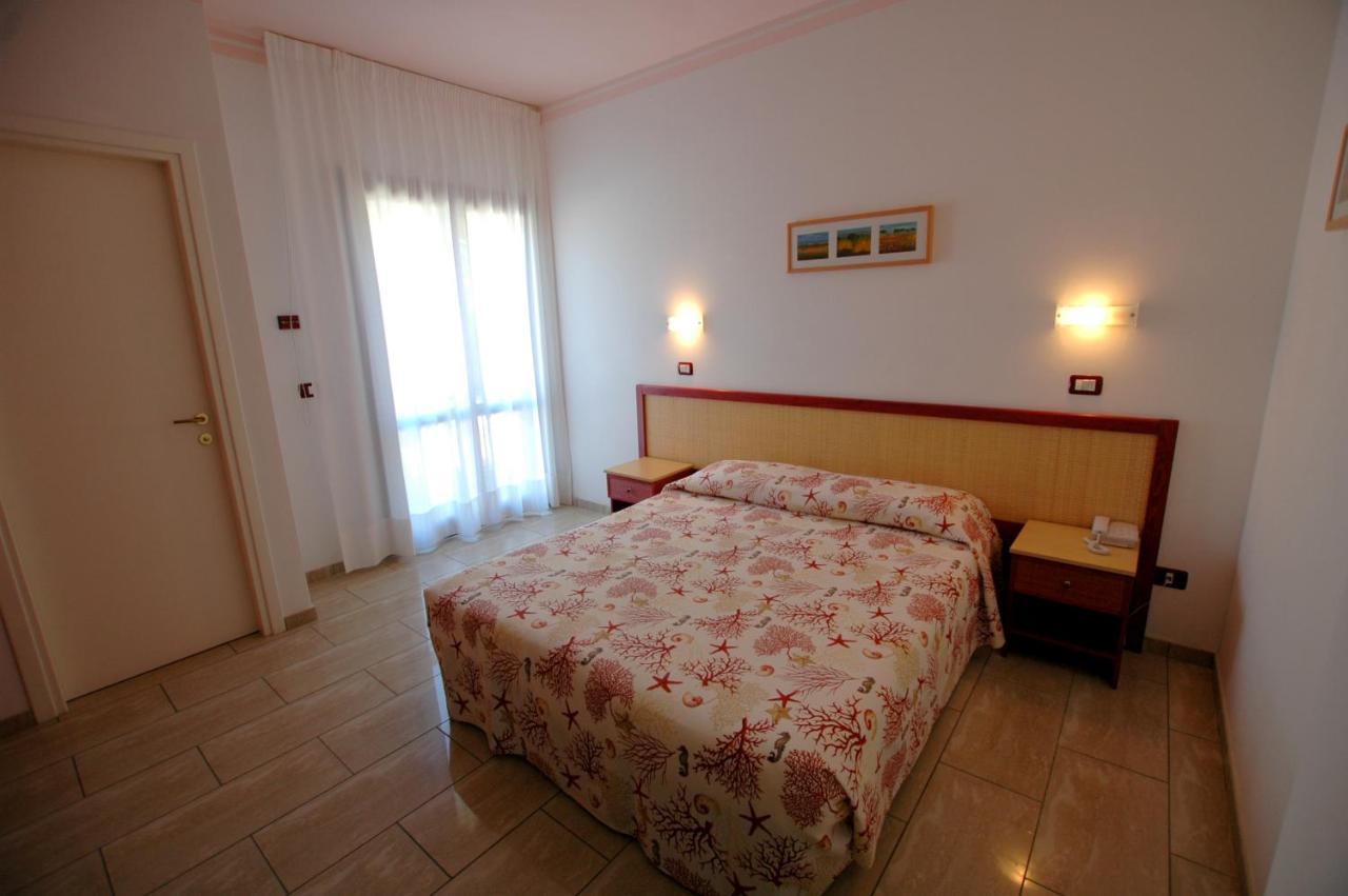 Hotel Mistral Marina di Campo Dış mekan fotoğraf